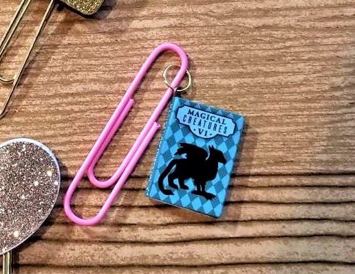 Planner Paperclips! How YOU can make YOUR OWN Traveler's Notebook 58939769 842348976129217 1406822237226401792 O2